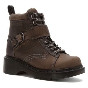 Dr. Martens Katherine Boot, size 9